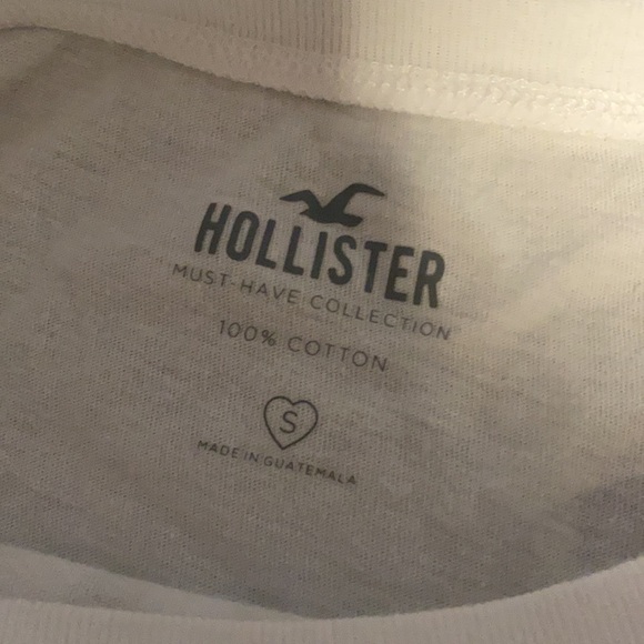 Hollister “good vibes world wide” white tee-size small - Picture 3 of 3